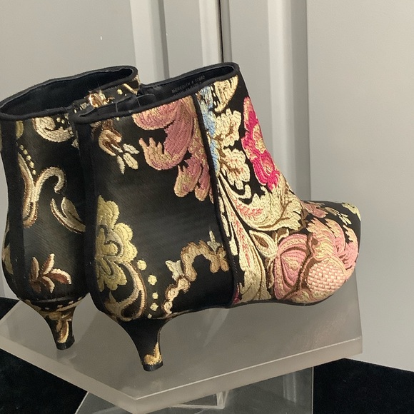 COMFORTVIEW Women’s The Meredith Bootie Floral Embroidered Ankle Boots 10W - Picture 15 of 15